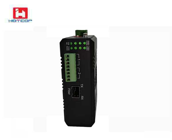 ���I(y��)��RS232/422/485 ����һ���ڹ�˙C(j��) SFP���